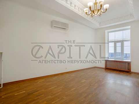 комерційна за адресою Контрактова пл., 10а