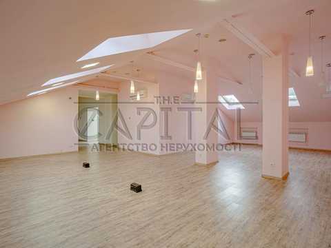 комерційна за адресою Контрактова пл., 10а