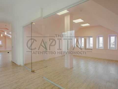 комерційна за адресою Контрактова пл., 10а