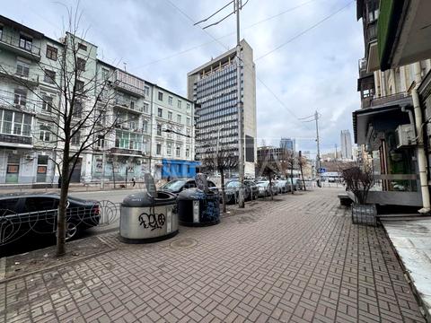 коммерческая по адресу Саксаганского ул., 13/42