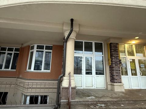 комерційна за адресою Щаслива вул., (ул. Счастливая, 38)