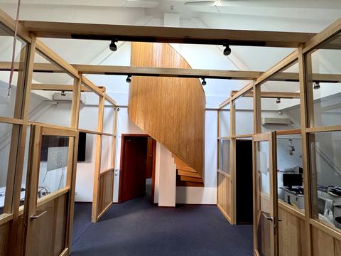 комерційна за адресою Південна вул., 4/6