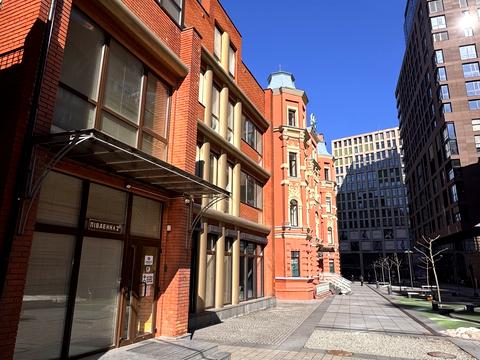 комерційна за адресою Південна вул., 4/6