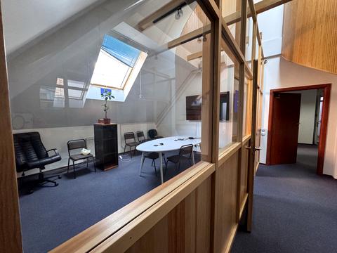 комерційна за адресою Південна вул., 4/6