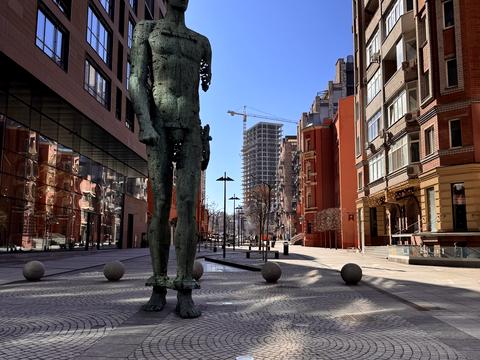 комерційна за адресою Південна вул., 4/6