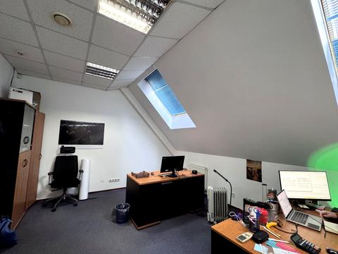 комерційна за адресою Південна вул., 4/6