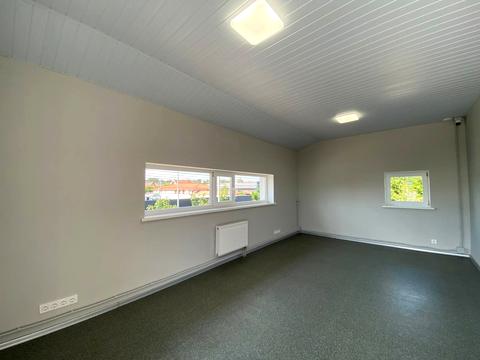 коммерческая по адресу Центральная ул., 1