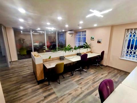 комерційна за адресою Якова Головацького вул., 23