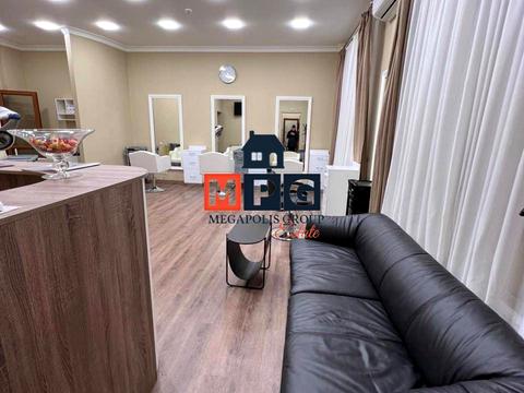 комерційна за адресою Захисників України, 2