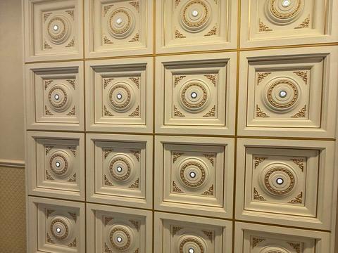 комерційна за адресою Болсуновська вул. (Сергія Струтинського), 2