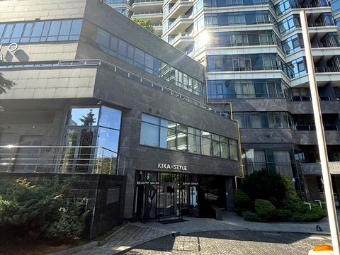 комерційна за адресою Болсуновська вул. (Сергія Струтинського), 2