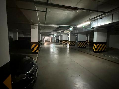 комерційна за адресою Болсуновська вул. (Сергія Струтинського), 2