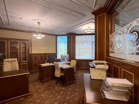 комерційна за адресою Болсуновська вул. (Сергія Струтинського), 2