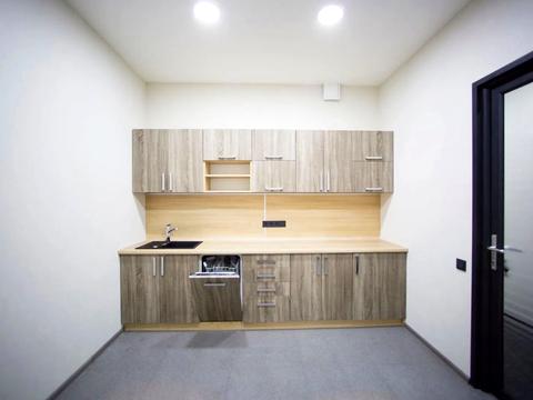 комерційна за адресою Кловський узвіз, 7a