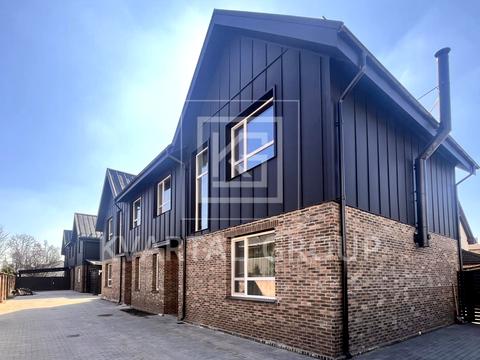 будинок за адресою Михайла Булгакова вул.