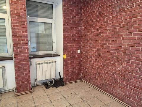 комерційна за адресою Хорватська вул., 12