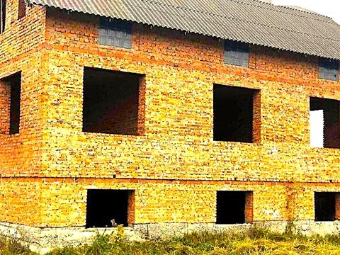 будинок за адресою космонавтів