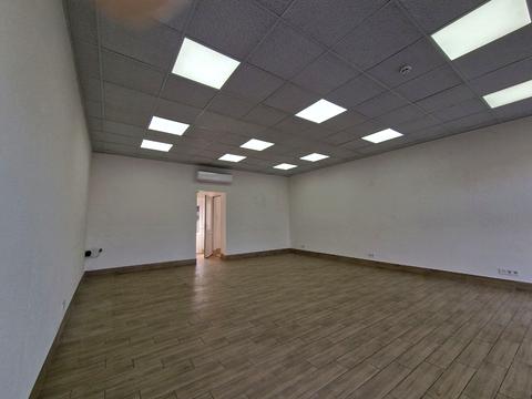 коммерческая по адресу Таращанська ул., 143