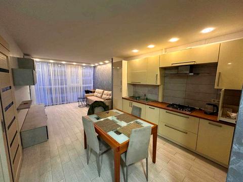 квартира за адресою Гетьмана Івана Мазепи вул. (Топольна), 2-Б