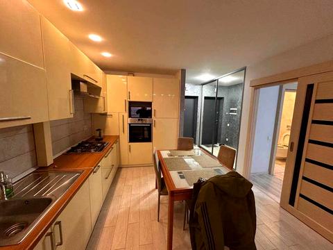 квартира за адресою Гетьмана Івана Мазепи вул. (Топольна), 2-Б