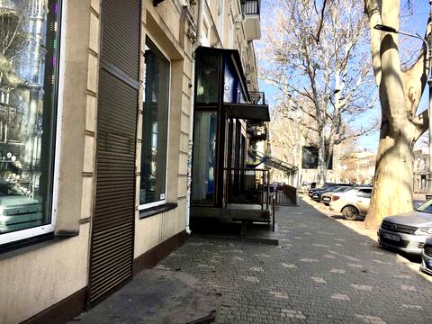 коммерческая по адресу Ришельевская ул. (Ленина улица), 38