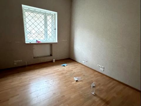 комерційна за адресою Барикадний пров., 5