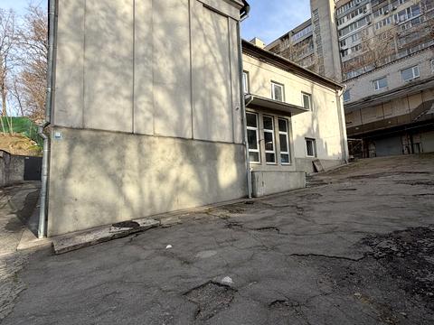 комерційна за адресою Барикадний пров., 5