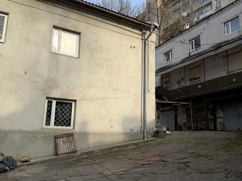 комерційна за адресою Барикадний пров., 5