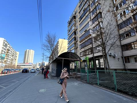 коммерческая по адресу Драгоманова ул., 27