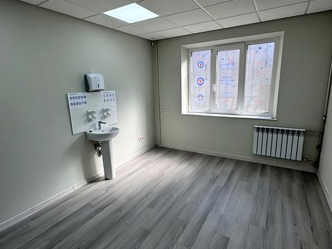 комерційна за адресою Драгоманова вул., 27