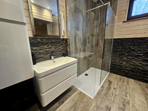 комерційна за адресою Залізна сотня, 34