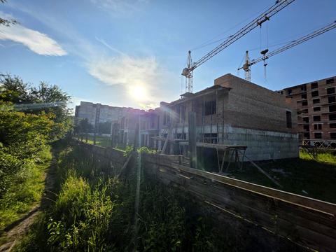 ділянка за адресою Володимира Івасюка вул.