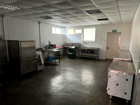 комерційна за адресою Лесі Українки вул., 72