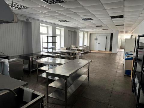 комерційна за адресою Лесі Українки вул., 72