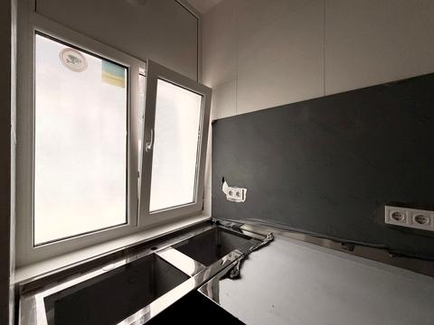 комерційна за адресою Валова вул., 21