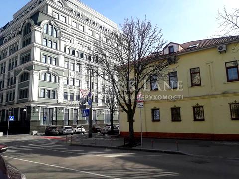 комерційна за адресою Спаська вул., 24/15