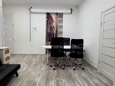 коммерческая по адресу Антоновича ул. (Горького), 59