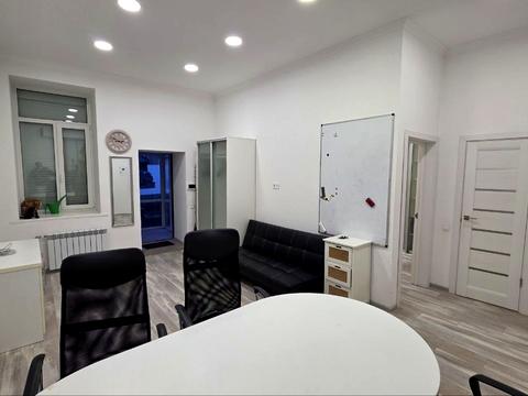 коммерческая по адресу Антоновича ул. (Горького), 59