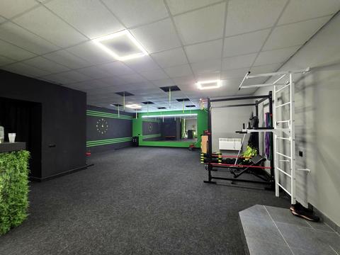 комерційна за адресою Олександра Довженка вул., 29-Г