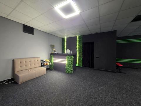 комерційна за адресою Олександра Довженка вул., 29-Г