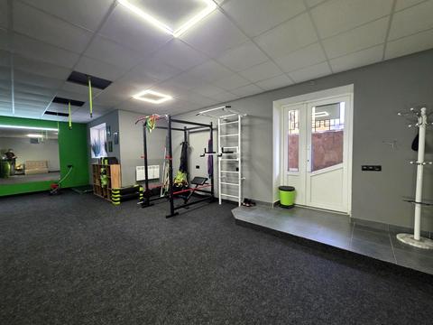 комерційна за адресою Олександра Довженка вул., 29-Г