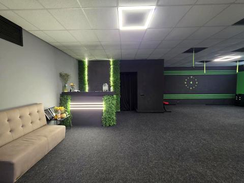 комерційна за адресою Олександра Довженка вул., 29-Г