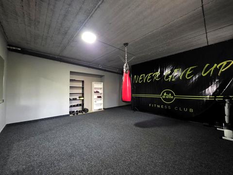 комерційна за адресою Олександра Довженка вул., 29-Г