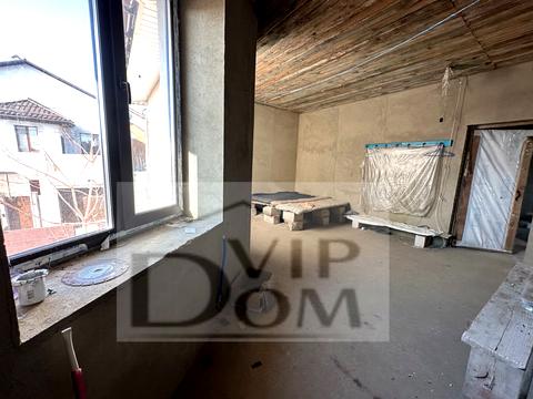 будинок за адресою Небесної Сотні просп. (Маршала Жукова)