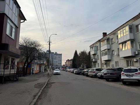 комерційна за адресою Пластова вул. (Остафова), 10