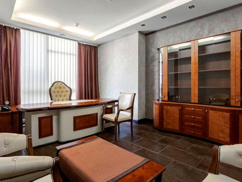 комерційна за адресою Валерія Лобановського просп. (Червонозоряний), 4-Б