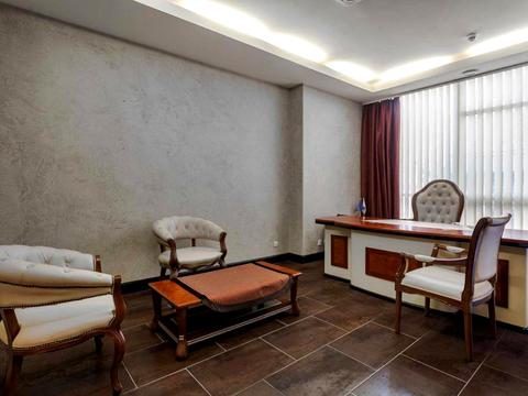 комерційна за адресою Валерія Лобановського просп. (Червонозоряний), 4-Б