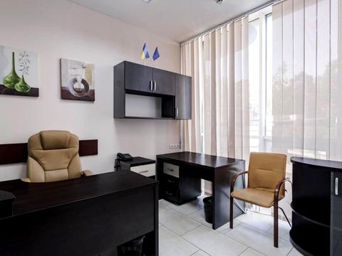 комерційна за адресою Валерія Лобановського просп. (Червонозоряний), 4-Б