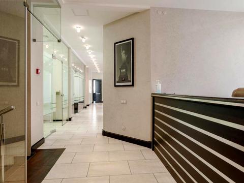 комерційна за адресою Валерія Лобановського просп. (Червонозоряний), 4-Б