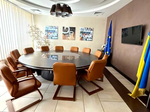 комерційна за адресою Валерія Лобановського просп. (Червонозоряний), 4-Б